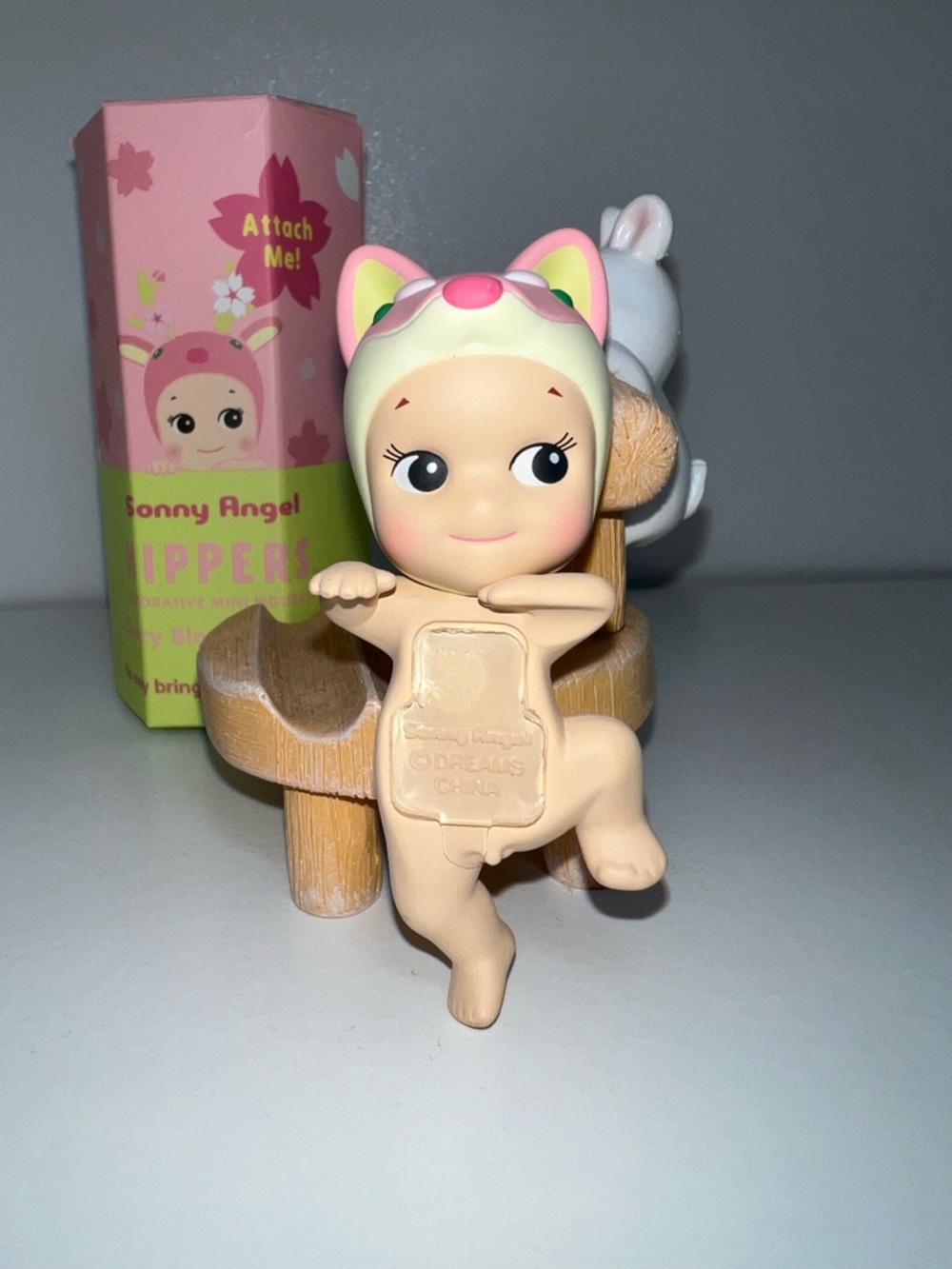 Sonny Angel Hipper Figure - Shiba from cherry blossom series